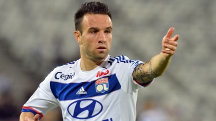 Le milieu de terrain de l'Olympique lyonnais, Mathieu Valbuena, le 26 septembre 2015 &agrave; Bordeaux (Gironde). (NICOLAS TUCAT / AFP)