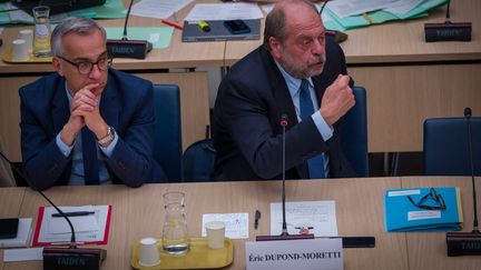 Le ministre de la Justice Eric Dupond-Moretti répond aux question de la commission d'enquête sur l'impact du narcotrafic en France, le 9 avril 2024 au Sénat à Paris. (RAPHAEL GOTHEIL / HANS LUCAS / AFP)