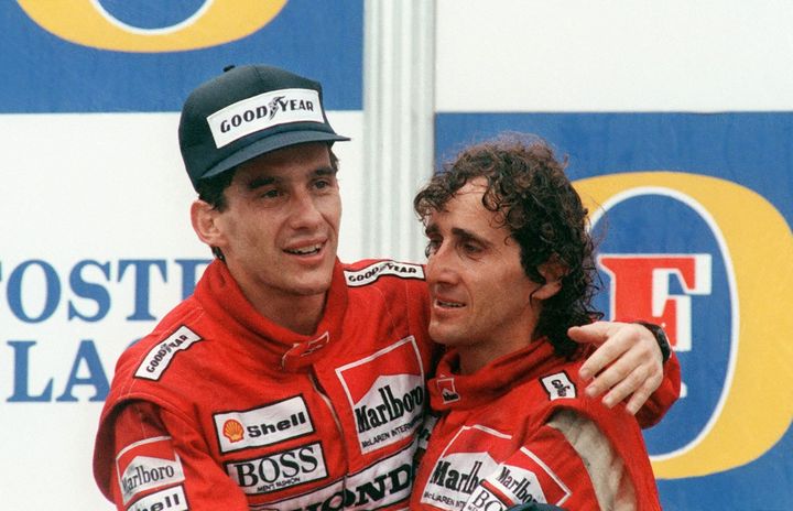 Ayrton Senna et Alain Prost sur le podium du Grand Prix d'Australie à Adélaïde, le 13 novembre 1988. (STF / AFP)