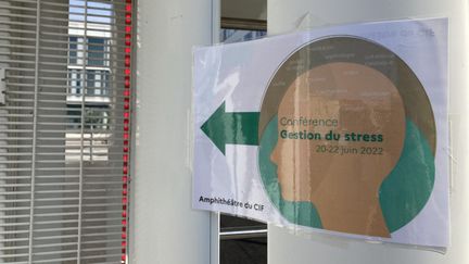 Le pôle judiciaire de la gendarmerie nationale organise un atelier sur la gestion du stress et des traumatismes rencontrés en opération. (MARGAUX STIVE / RADIO FRANCE)