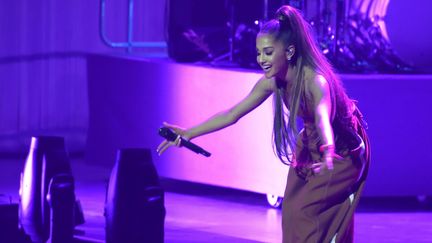 La chanteuse pop américaine Ariana Grande se produit sur la scène de l'Accor Hotel Arena. 7 juin 2017
 (SIPA)