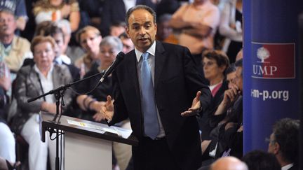 Jean-Fran&ccedil;ois Cop&eacute;, le 2 juillet 2012, lors d'un meeting &agrave; Fontenay-sur-Eure (Eure-et-Loir). (JEAN-FRANCOIS MONIER / AFP)