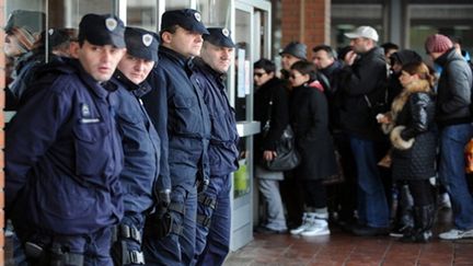 la Haute-cour de justice de Belgrade sous haute surveillance avant le verdict dans l'affaire Brice Taton (ANDREJ ISAKOVIC / AFP)