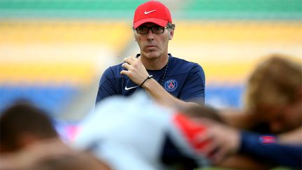 Le championnat n'a pas commencé, mais Laurent Blanc est peut-être déjà sur un siège éjectable.  (FRANCK FIFE / AFP)