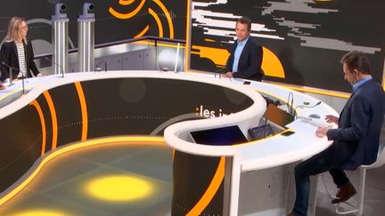 Le plateau de l'émission "Les Informés du matin", sur franceinfo, le jeudi 10 février 2022. (FRANCEINFO / RADIO FRANCE)