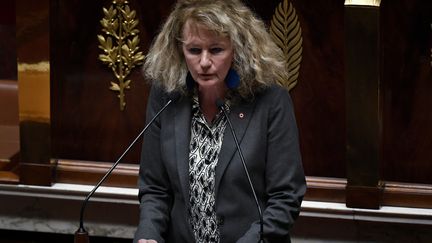 L'ancienne députée Martine Wonner prend la parole lors d'une séance à l'Assemblée nationale à Paris, le 3 janvier 2022. (STEPHANE DE SAKUTIN / AFP)