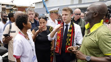 Le président de la République, Emmanuel Macron, le 19 décembre 2024 à Mamoudzou, Mayotte. (LUDOVIC MARIN / AF¨P)