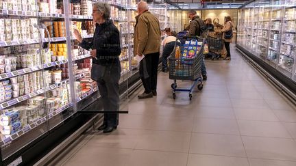 Dans une grande surface de l'enseigne Leclerc, le 21 novembre 2023 à Bourg-lès-Valence (Drôme). (NICOLAS GUYONNET / HANS LUCAS / AFP)