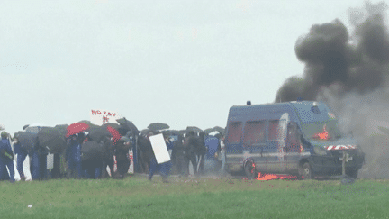 “Méga-bassines” dans les Deux-Sèvres : la protestation a tourné à l’affrontement entre forces de l’ordre et manifestants (France 3)