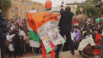 Niger : des milliers de manifestants antifrançais dans les rues de Niamey (France 2)