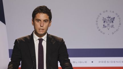 Gabriel Attal, le porte-parole du gouvernement, lors du compte-rendu du Conseil des ministres, à l'Elysée, à Paris, le 21 octobre 2020. (LUDOVIC MARIN / AFP)