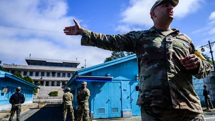 A soldier from the United Nations command gives a tour of the demilitarized zone between North and South Korea, October 4, 2022. (ANTHONY WALLACE / AFP)