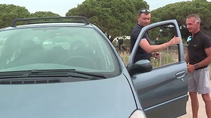 Les locations de voiture pourraient coûter très cher cet été, les loueurs manquant de véhicules. Dans certaines régions touristiques, comme la Corse, beaucoup de Français comptent sur la location entre particuliers. (FRANCE 3)