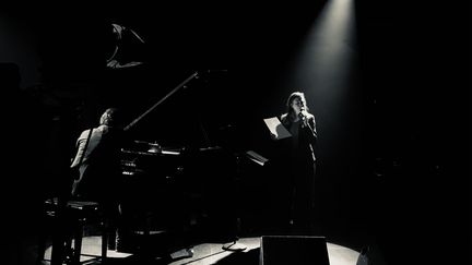 Le pianiste Benoît Delbecq et la chanteuse Claudia Solal le 28 novembre 2020 sur la scène de la Dynamo de Banlieues Bleues (Alexandre Pierrepont)