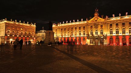 Les places Stanislas, de la Carri&egrave;re et d'Alliance &agrave; Nancy ont &eacute;t&eacute; command&eacute;es par le Duc de Nancy,&nbsp;Stanislas Leszczynski, pour honorer son gendre Louis XV. Inaugur&eacute;e en 1755, la place Stanislas illustre "une &eacute;tape significative de l'histoire urbaine" selon l'Unesco.&nbsp; (SOBERKA RICHARD / HEMIS.FR / AFP)