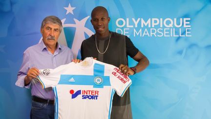 Rod Fanni et le président de l'OM Giovanni Ciccolunghi