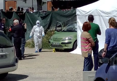 &nbsp; (Le 24 avril, cité de la Busserine dans le XIVe arrondissement. L'homme âgé de 25 ans s'apprêtait à monter dans sa voiture © Radio France Laurent Grolée)