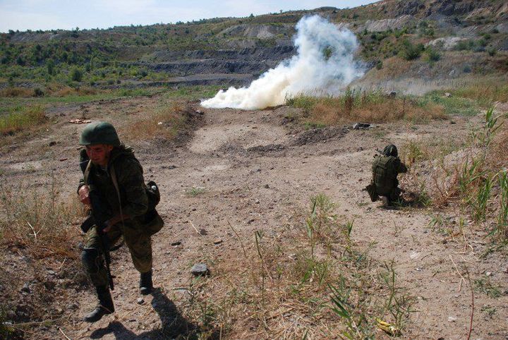 Une unité spéciale de la République populaire autoproclamée de Donetsk (DNR) lors d'un exercice mliltaire dans les environs de Donetsk, le 18 août 2016. (Gennady Dubovoy / Sputnik)