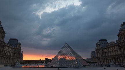 Le musée du Louvre et la pyramide de Pey.
 (Michel Setboun / Photononstop / AFP)