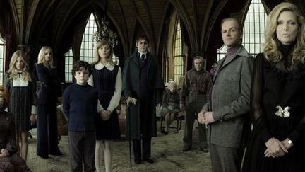 Bella Heathcote, Chloë Moretz, Eva Green, Gulliver McGrath, Helena Bonham Carter, Michelle Pfeiffer dans &quot;Dark Shadows&quot; de Tim Burton
 (Warner Bros. France)