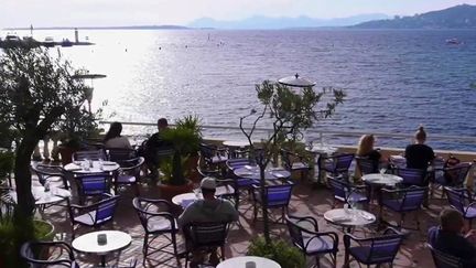 Les réservations s'enchaînent pour les vacances de la Toussaint. C'est le cas par exemple à&nbsp;Antibes (Alpes-Maritimes). (CAPTURE ECRAN FRANCE 2)