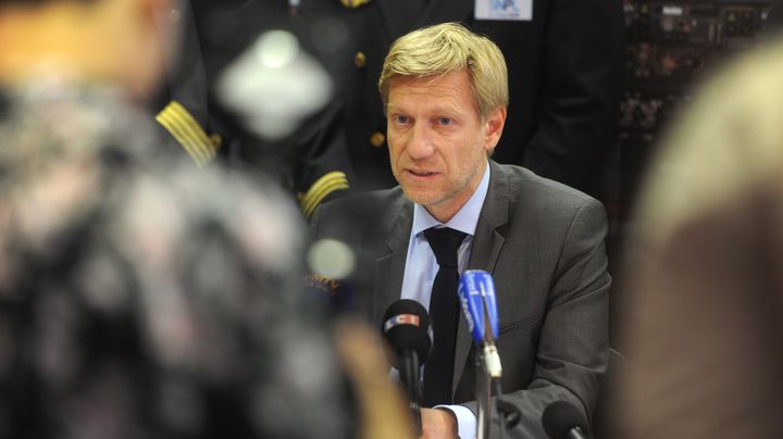 Le pr&eacute;sident du SNPL, Jean-Louis Barber, s'exprime lors d'une conf&eacute;rence de presse, le 22 septembre 2014, &agrave; Roissy (Val-d'Oise). (DOMINIQUE FAGET / AFP)