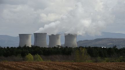 La centrale nucléaire de Bugey, dans l'Ain, le 8 avril 2016. (PHILIPPE DESMAZES / AFP)