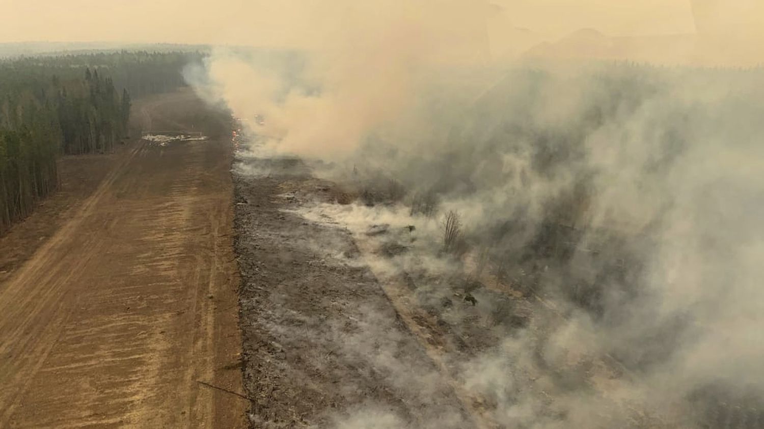 Alberta seeks government aid to fight ‘unprecedented’ fires