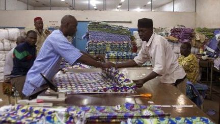 Bamako, le 19 décembre 2012: l'usine textile de Batex.ci, sévèrement affectée par la crise économique. (AFP/HABIBOU KOUYATE)