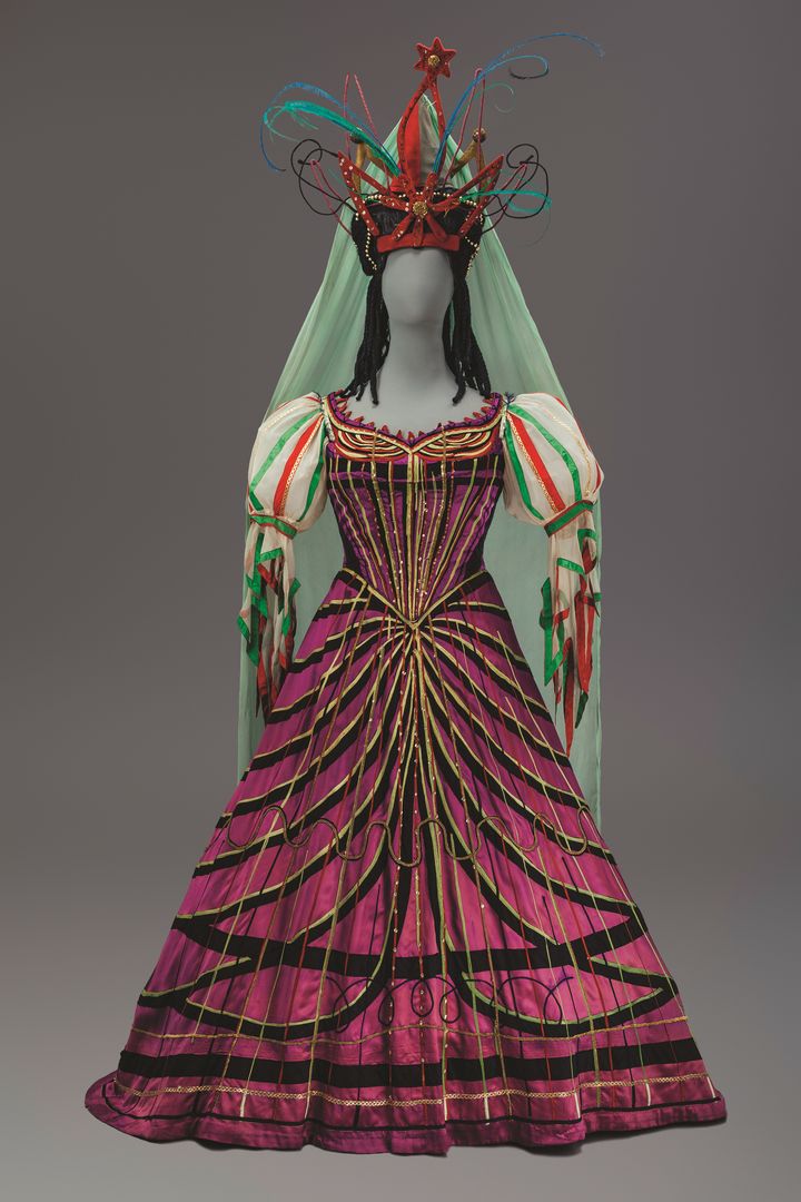 Georges Wakhévitch, costume pour Phani dans "Les Indes galantes", opéra-ballet de Jean-Philippe Rameau, mis en scène par Maurice Lehmann. Opéra national de Paris, Palais Garnier, 1952. Costume porté par Berthe Monmart pour la reprise de 1953. (FLORENT GIFFARD
+33(0)673032979)