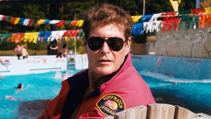 L'acteur am&eacute;ricain David Hasselhoff, 60 ans, jouera son propre r&ocirc;le dans l'adaptation cin&eacute; de la s&eacute;rie culte "Alerte &agrave; Malibu". (AFP / KOBAL)