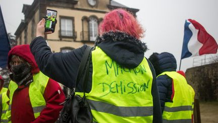 "Gilets jaunes" : rude épreuve pour Emmanuel Macron