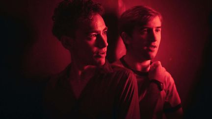 Olly Alexander et Callum Scott Howells dans la série de Russell T. Davies "It's a Sin" (© 2019 RED PRODUCTION COMPANY AND ALL3MEDIA INTERNATIONAL)