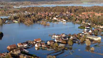 Une vue aérienne de la commune de Clairmarais, dans le Pas-de-Calais, le 17 novembre 2023. (ANTHONY BRZESKI / AFP)