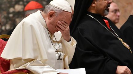 Le pape François, lors d'une&nbsp;célébration religieuse pénitentielle, le 23 février 2019, au Vatican. (VINCENZO PINTO / AFP)