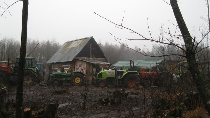 Le site de La Ch&acirc;taigneraie est occup&eacute; depuis 2008.&nbsp; (FRANCETV INFO)