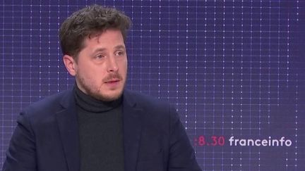 Julien Bayou, secrétaire national d'Europe Ecologie-les Verts, était l'invité du "8h30 franceinfo" le 17 novembre 2021. (FRANCEINFO / RADIOFRANCE)