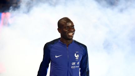 N'Golo Kanté, lors de la cérémonie au stade de France, pour célébrer le retour des champions du Monde. (FRANCK FIFE / AFP)