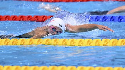 Meilleure temps des demi-finales, la Niçoise Charlotte Bonnet remporte la médaille d'argent en finale du 100 m nage libre des championnats d'Europe de Rome (Italie). En 53"62, elle est devancée par la Néerlandaise Marrit Steenbergen, sacrée en 53"24. Béryl Gastaldello se classe 7e.