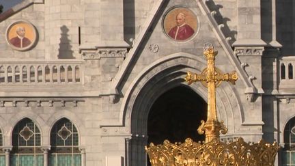 Après la publication du rapport Sauvé le mois dernier, les évêques de France se retrouvent à Lourdes pour trouver des solutions. (FRANCEINFO)