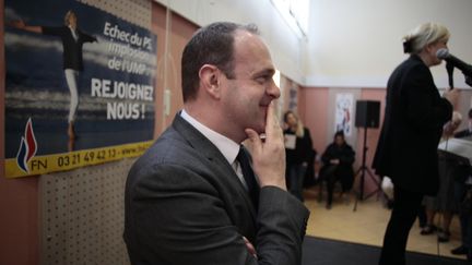 Le secr&eacute;taire g&eacute;n&eacute;ral du FN Steeve Briois lors d'un meeting avec Marine Le Pen &agrave; H&eacute;nin-Beaumont (Pas-de-Calais), le 23 mai 2013. (CHIBANE BAZIZ / SIPA)