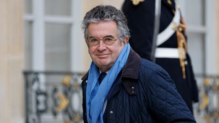 L'ancien député socialiste Alain Claeys lors de son arrivée à une réunion à l'Elysée avec les membres de la Convention citoyenne sur la fin de vie le 3 avril 2023. (LUDOVIC MARIN / AFP)