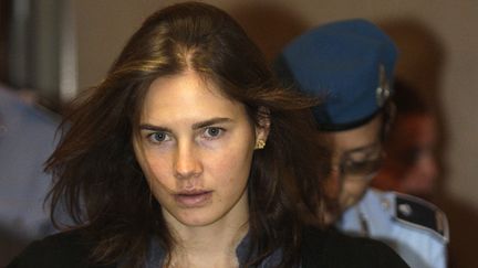 L'am&eacute;ricaine Amanda Knox, le 30 septembre 2011 &agrave; P&eacute;rouse (Italie),&nbsp;lors de son premier proc&egrave;s en appel, au terme duquel elle a &eacute;t&eacute; acquitt&eacute; une premi&egrave;re fois du meurtre de Meredith Kercher. (ALESSANDRO BIANCHI / REUTERS)