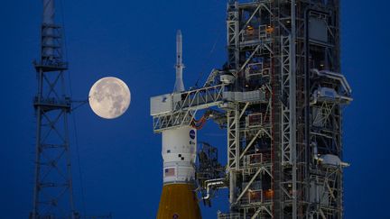 La fusée Artemis I Moon de la NASA au Kennedy Space Center, à Cap Canaveral, en Floride, le 15 juin 2022.
 (EVA MARIE UZCATEGUI / AFP)