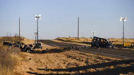 La scène de l'accident mortel entre un pick-up et une camionnette sur la Farm-to-Market Road 1788 dans le comté d'Andrews, au Texas (Etats-Unis), le 16 mars 2022.&nbsp; (ELI HARTMAN / ODESSA AMERICAN)