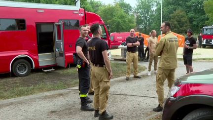 Incendies en Gironde et dans les Landes :&nbsp;les pompiers français et les renforts&nbsp;européens toujours&nbsp;vigilants&nbsp; (France 3)