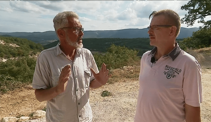 Patrick et Fred, anciens residents, se sont sortis de l'alcoolisme grâce à la bergerie de Berdine
 (France 3 culturebox)