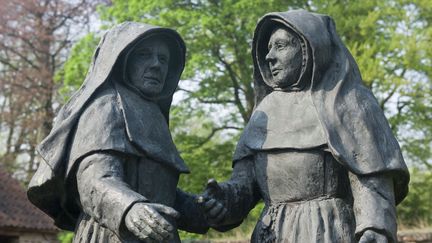 Statues de femmes religieuses béguines. (THERIN-WEISE / ARCO IMAGES GMBH)