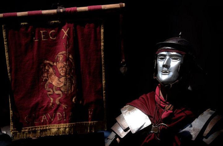 Un figurant revêtu d'un masque antique célèbre le 2.767e anniversaire de Rome, le 21 avril 2014
 (FILIPPO MONTEFORTE / AFP)