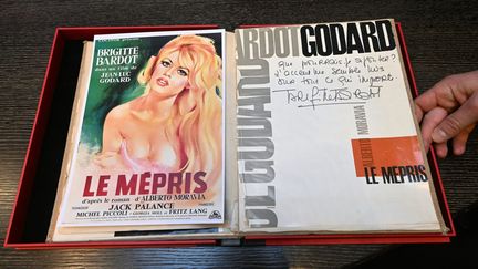 Le manuscrit du film "Le Mépris" de Jean-Luc Godard, le 14 octobre 2022.&nbsp; (EMMANUEL DUNAND)